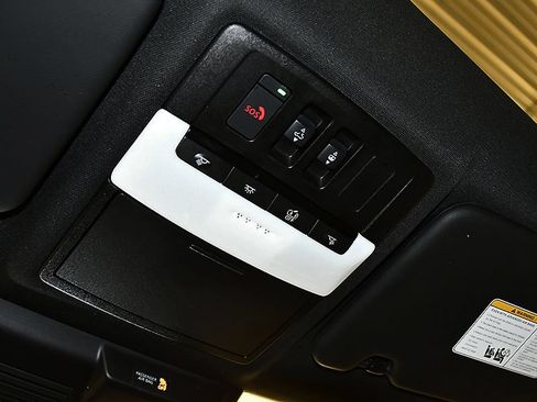 Used 2023 Mitsubishi Outlander SEL AWD/4WD image 25