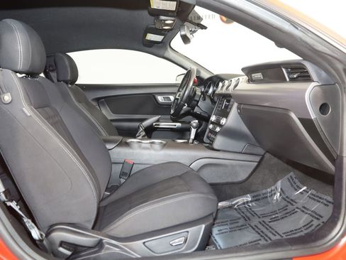 Used 2019 Ford Mustang GT RWD image 11