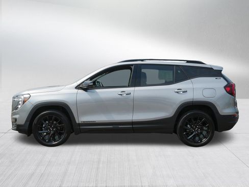 Used 2024 GMC Terrain SLT w/ Elevation Edition AWD/4WD image 4