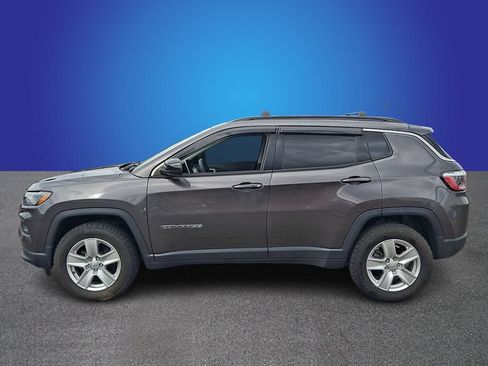 Used 2022 Jeep Compass Latitude w/ Sun and Sound Group AWD/4WD image 7