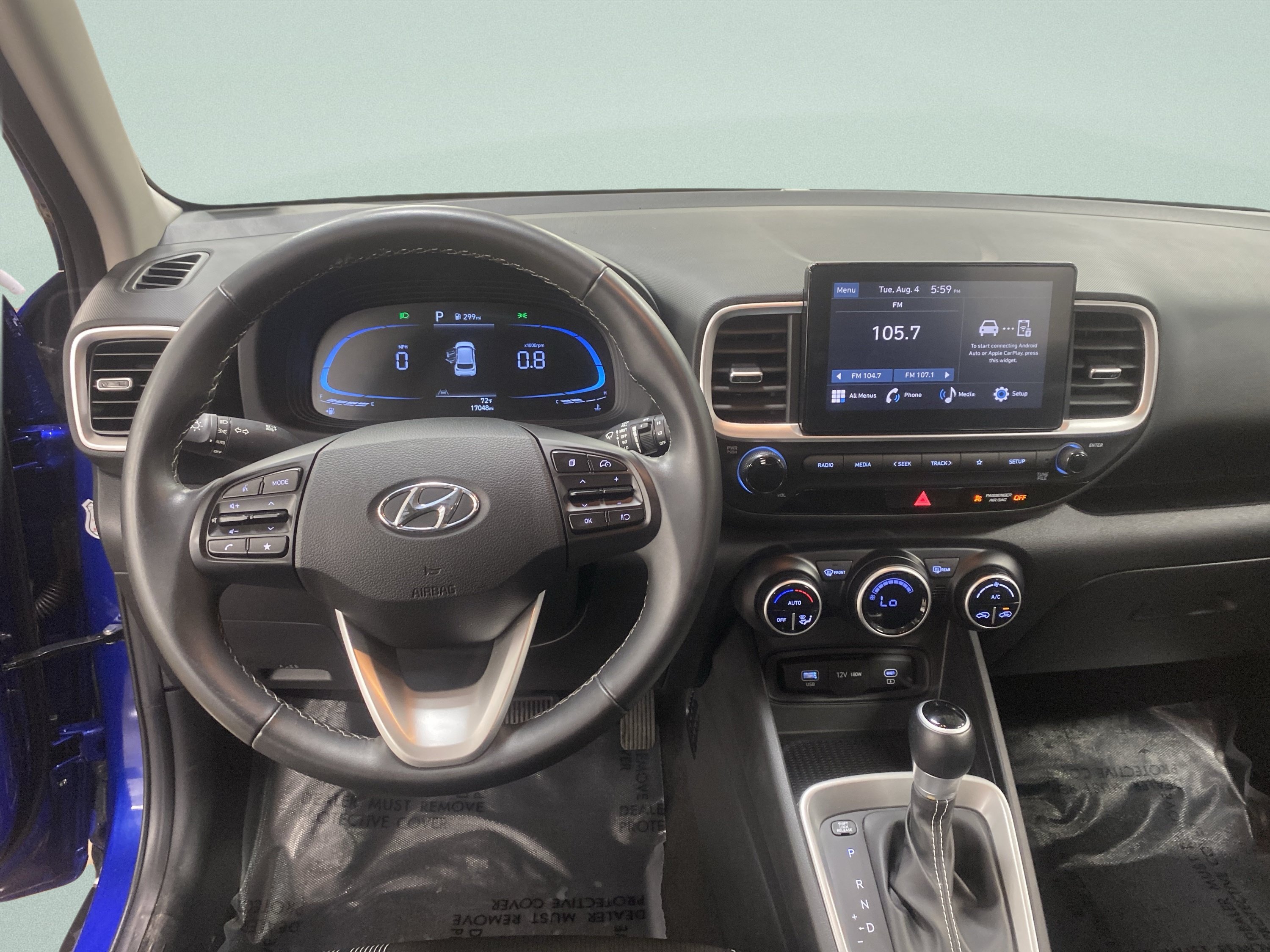 Used 2025 Hyundai Venue SEL FWD image 16