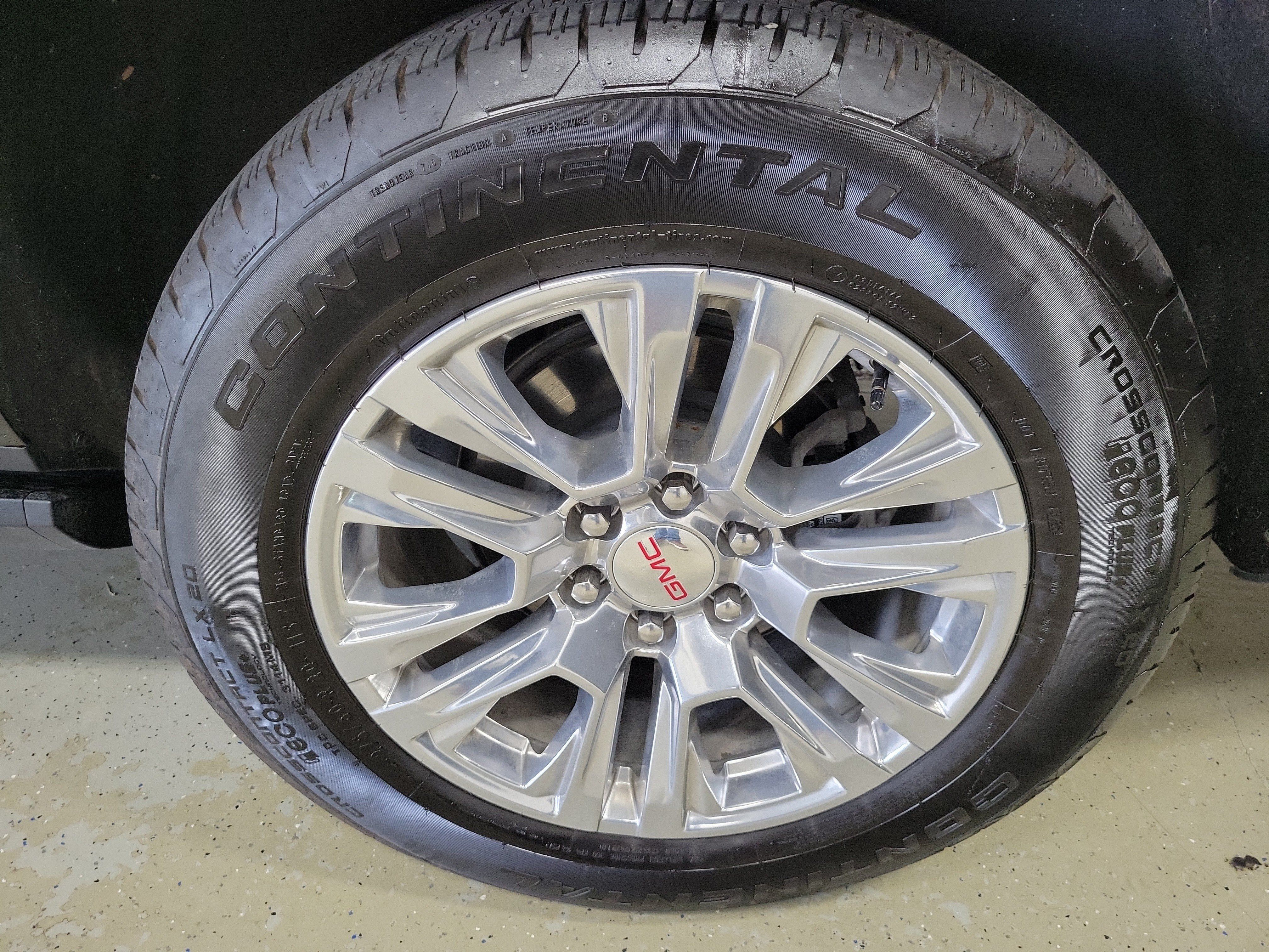 Used 2026 GMC Yukon Denali w/ Sun & Power Step Package AWD/4WD image 9