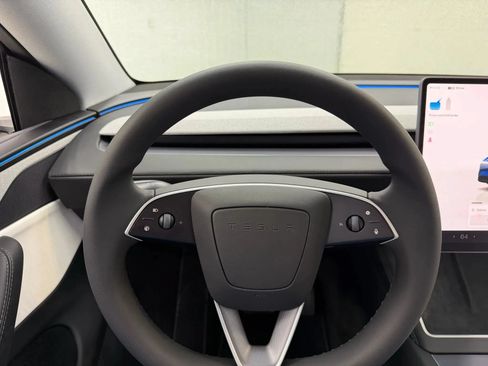 Used 2026 Tesla Model Y AWD image 21