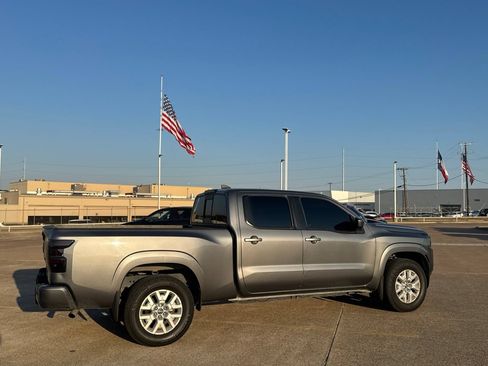 Certified 2022 Nissan Frontier SV w/ Technology Package AWD/4WD image 23