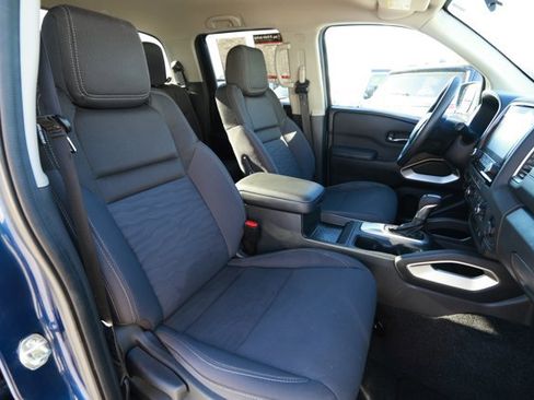 Used 2023 Nissan Frontier SV image 46