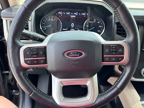 Used 2024 Ford Expedition XLT RWD image 13