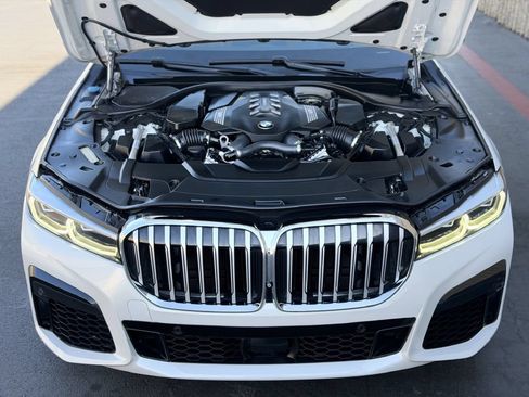Used 2020 BMW 750i xDrive w/ Executive Package AWD/4WD image 21