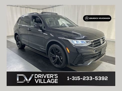 Certified 2023 Volkswagen Tiguan SE R-Line image 1