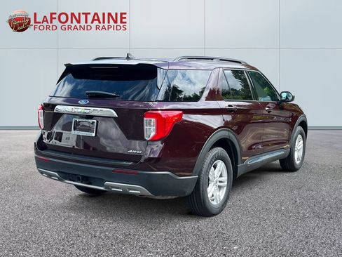 Certified 2022 Ford Explorer XLT w/ Equipment Group 202A AWD/4WD image 7