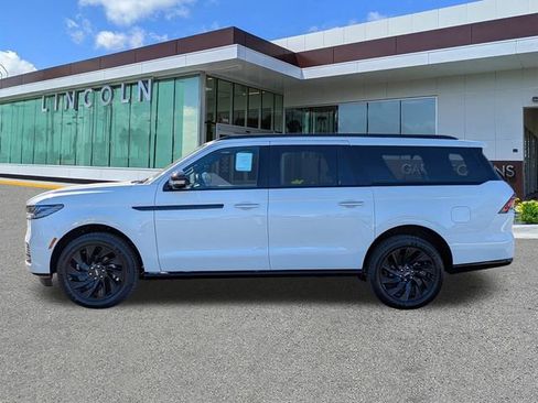 New 2026 Lincoln Navigator L Reserve w/ Jet Appearance Package AWD/4WD image 7