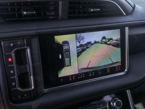 Used 2022 GMC Yukon XL Denali w/ Denali Premium Package image 20