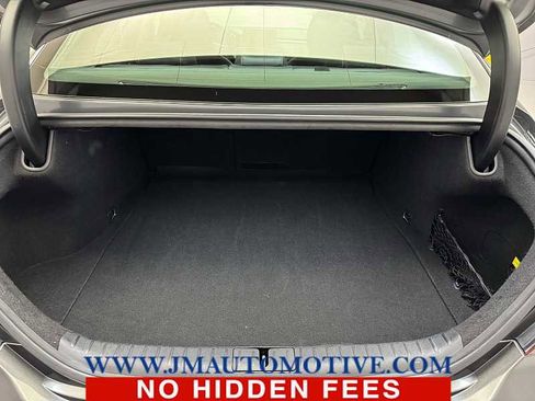 Used 2022 Genesis G70 2.0T image 16