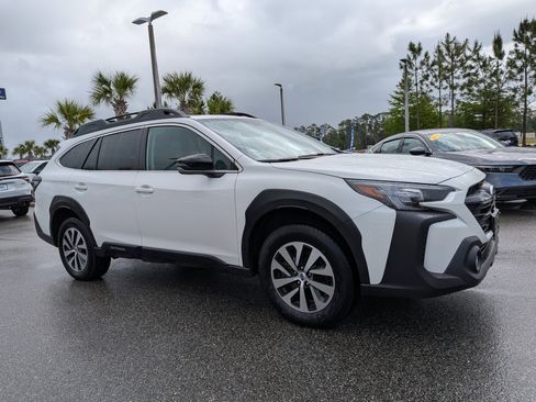 Certified 2023 Subaru Outback Premium AWD/4WD image 2