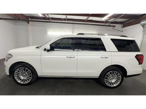 Used 2024 Ford Expedition Limited RWD image 5