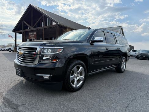 Used 2018 Chevrolet Suburban Premier image 2