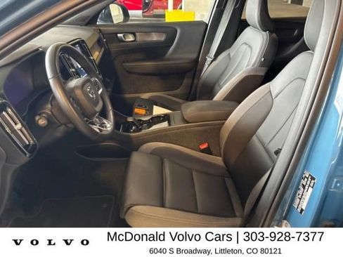 Used 2023 Volvo C40 Recharge Core AWD/4WD image 5