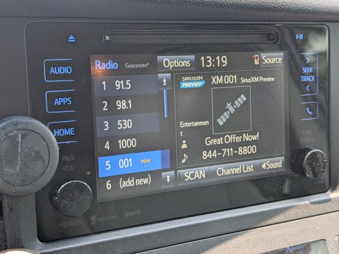 Used 2017 Toyota Sienna XLE FWD image 33