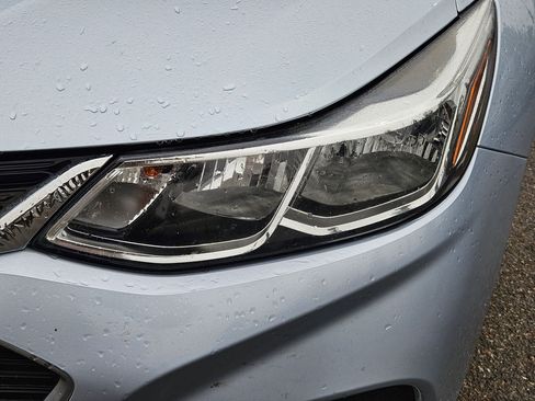 Used 2017 Chevrolet Cruze LS image 10