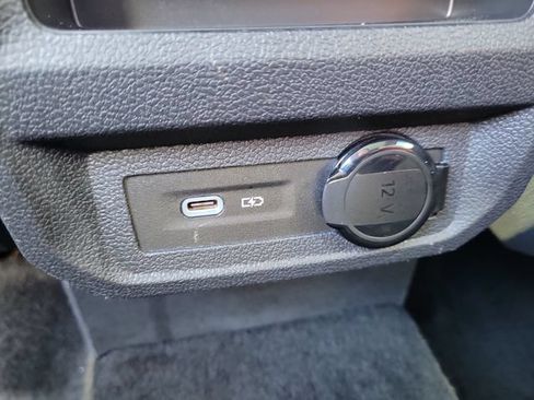 Used 2024 Volkswagen Tiguan SE AWD/4WD image 13