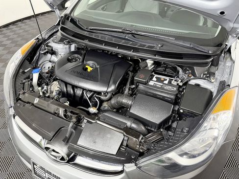 Used 2013 Hyundai Elantra GLS w/ Preferred Pkg FWD image 18