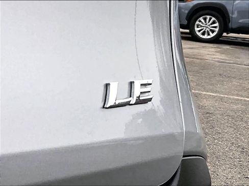 Used 2025 Toyota Sienna LE image 30