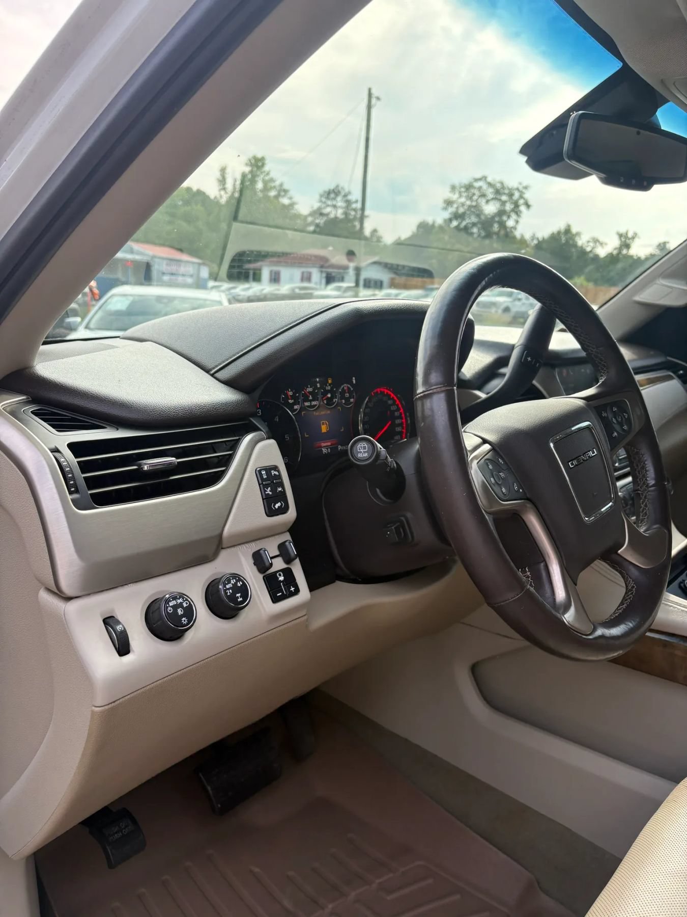 Used 2016 GMC Yukon Denali w/ Open Road Package AWD/4WD image 51