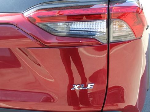 Certified 2023 Toyota RAV4 XLE FWD image 15