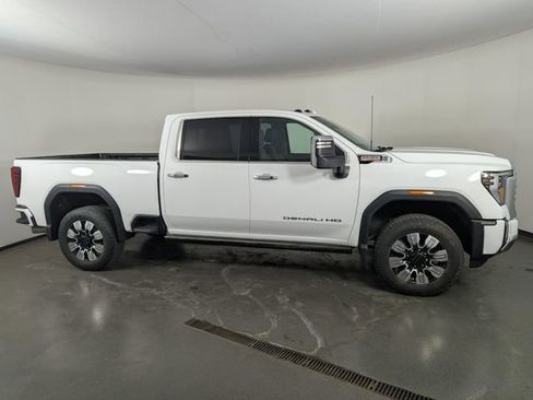 Used 2025 GMC Sierra 2500 Denali w/ Technology Package image 8
