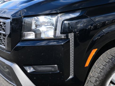 Used 2023 Nissan Frontier SV w/ Technology Package image 15