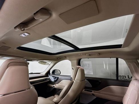 Used 2021 Lincoln Aviator Reserve w/ Equipment Group 202A image 25