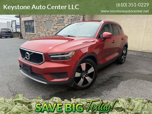 Used 2019 Volvo XC40 T5 Momentum AWD/4WD image 1
