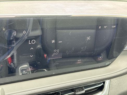 Used 2026 Buick Envista Sport Touring w/ Convenience II Package FWD image 42