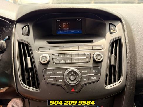 Used 2017 Ford Focus SE FWD image 21