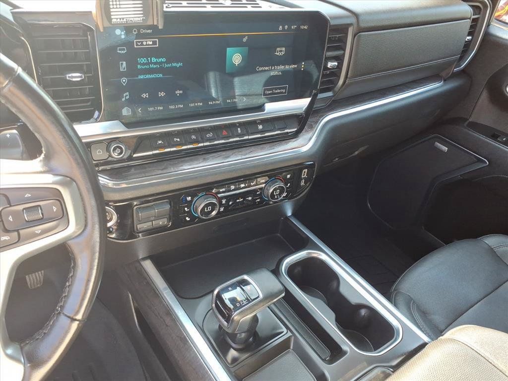 Used 2023 Chevrolet Silverado 1500 LTZ AWD/4WD image 24