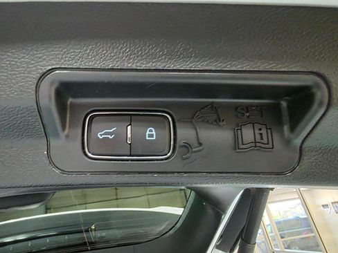 Used 2020 Ford Explorer XLT w/ Equipment Group 202A image 24