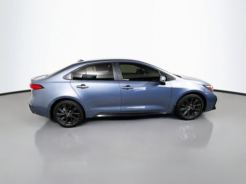 Used 2025 Toyota Corolla SE FWD image 3