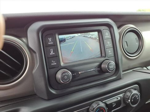 Used 2018 Jeep Wrangler Unlimited Sport AWD/4WD image 34