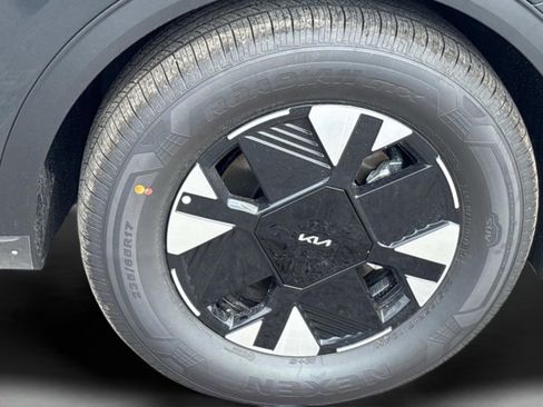 New 2026 Kia Sportage LX image 9