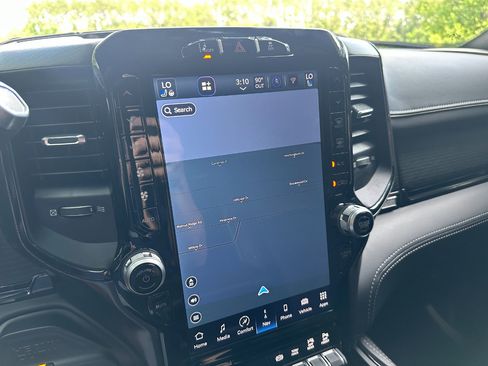 Used 2023 RAM 2500 Limited image 40