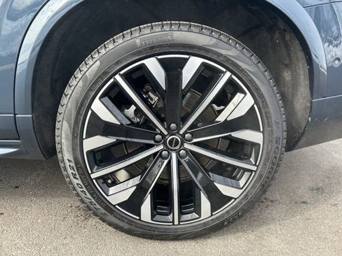 Certified 2025 Volvo XC90 B6 Plus image 9