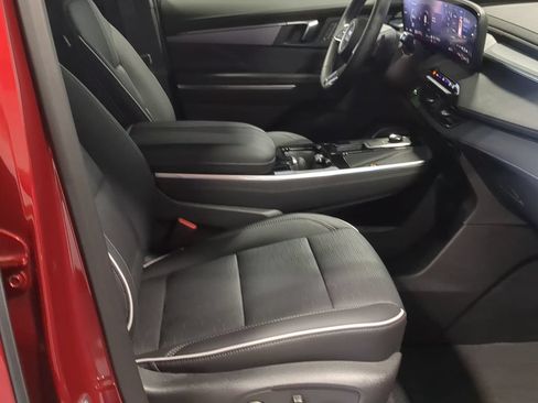 Used 2025 Buick Enclave Sport Touring w/ Power Package FWD image 21