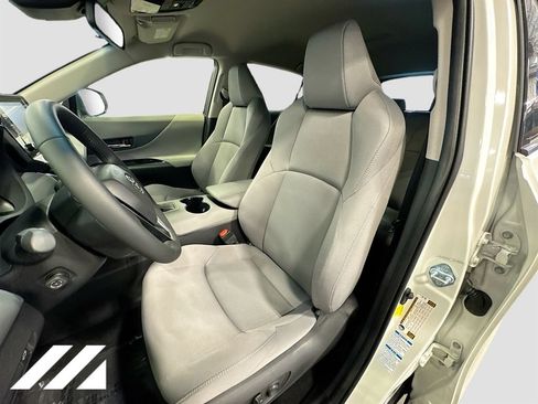 Used 2021 Toyota Venza LE w/ Carpet Mat Package (TMS) AWD/4WD image 21