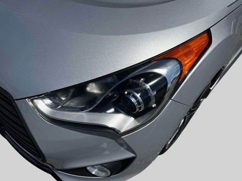 Used 2016 Hyundai Veloster Turbo FWD image 8