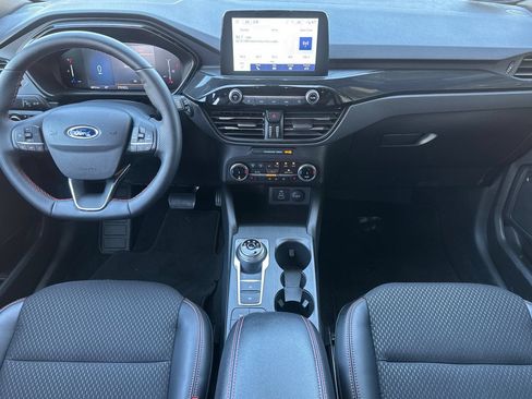 Used 2025 Ford Escape ST-Line w/ Equipment Group 301A FWD image 3
