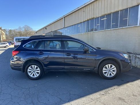 Used 2018 Subaru Outback 2.5i image 7