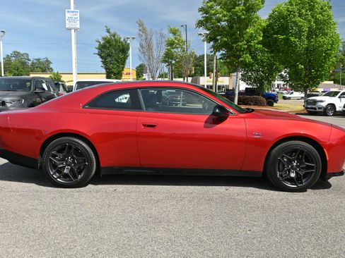 Used 2024 Dodge Charger R/T w/ Plus Group image 16