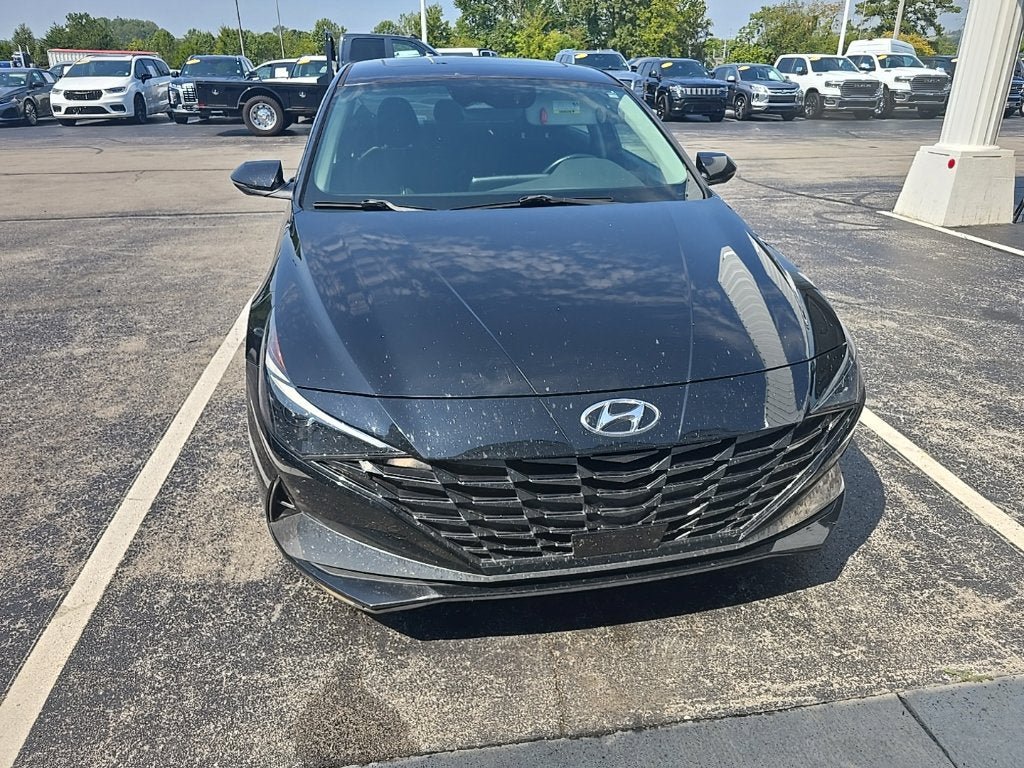 Used 2021 Hyundai Elantra SEL w/ Convenience + Premium Package FWD image 11