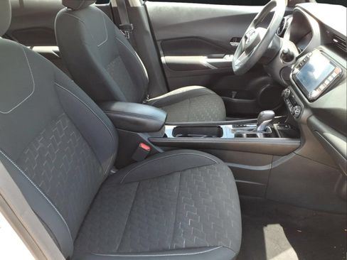 Used 2022 Nissan Kicks SV FWD image 18