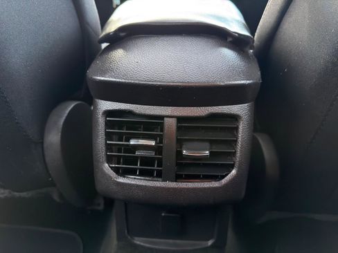 Used 2015 Ford Fusion SE FWD image 21