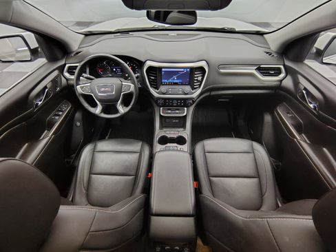 Used 2023 GMC Acadia SLT w/ Preferred Package AWD/4WD image 2